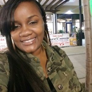 Meet your Posher, Latasha